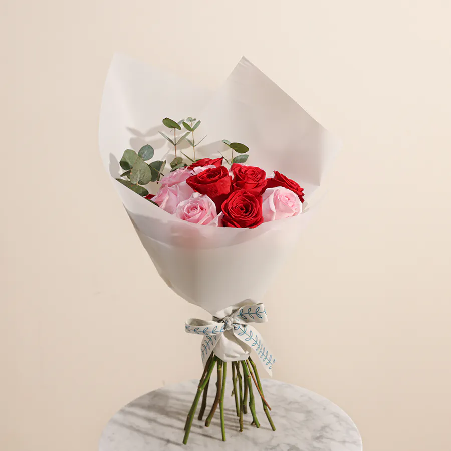 Captivating Red and Pink Roses Ensemble | 12 Flowers  4
