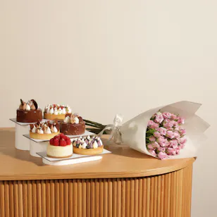 Patisserie by Guillermo Palomo Bakery Gift Box | Purple Dreams Bouquet