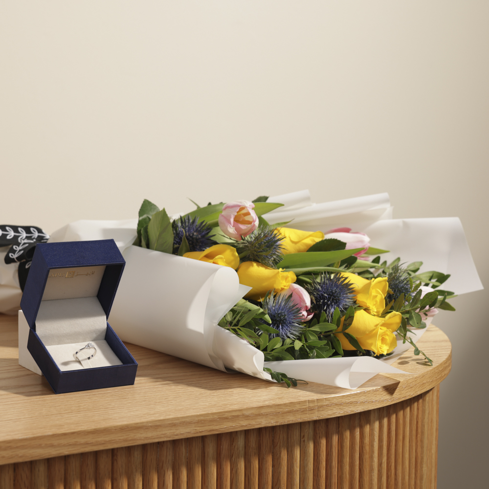 خاتم سوليتير من لابيز | باقة زهور