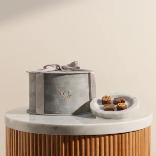 Nor Noyau Large Round Grey Velvet Chocolate Box Nor Noyau Large Round Grey Velvet Chocolate Box