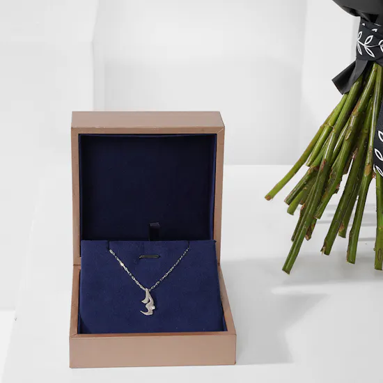Midad Hob Gold and Diamond Small Necklace | 50 Red Roses