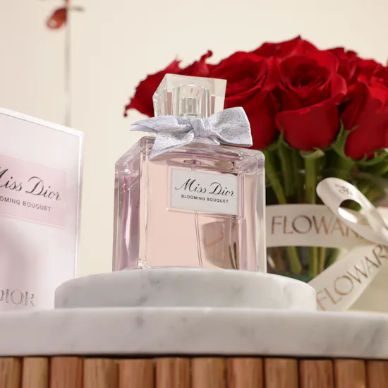 عطر مس ديور بلومينج بوكيه او دي تواليت للنساء من ديور | زهور وبالون حب يزهر لكِ