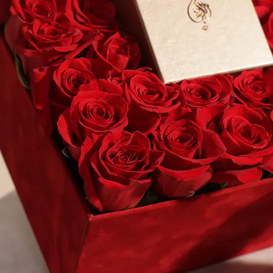 Kooheji Jewellery Flower Petals Rose Gold Diamond Necklace | Crimson Love Rose Box