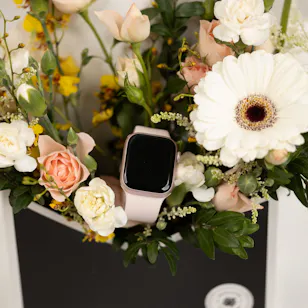 Apple Pink Series 9 Watch | Flower Envelope Apple Pink Series 9 Watch | Flower Envelope