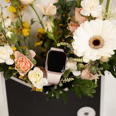Apple Pink Series 9 Watch | Flower Envelope