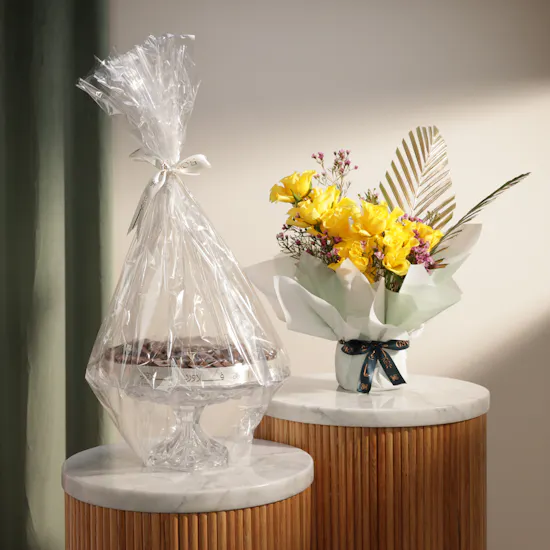 Floward Chocolate Round Glass Tray | Delightful Flower Bouquet