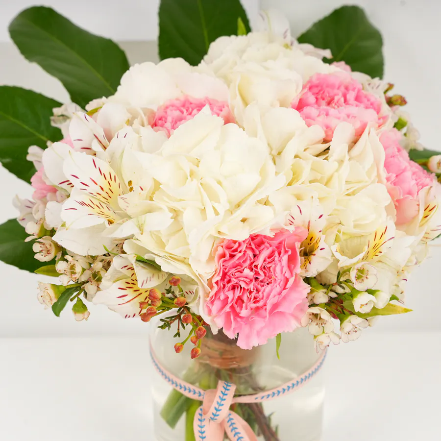 Floward Caramel Chocolate Box | Beauty Vase 4