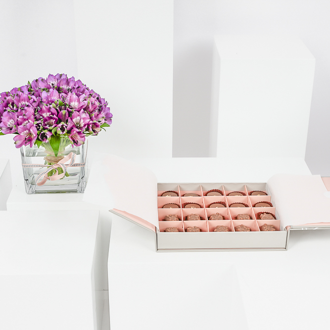 صندوق الشوكولاتة الصغير من فلاورد | مزهرية ألستروميريا