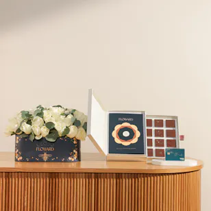 Floward 150 KWD Card and Chocolate Box | Magical Roses 