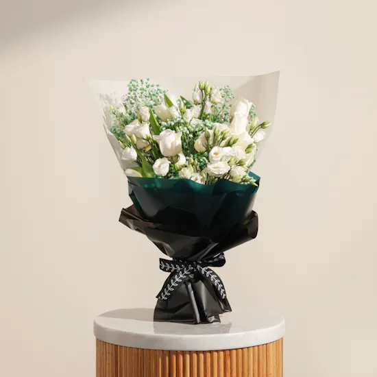 White Elegancy Flowers Bouquet