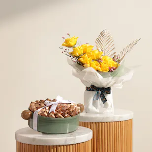 Levo Crepe Dentelle Chocolate Green Tray | Golden Joy Flower Bouquet