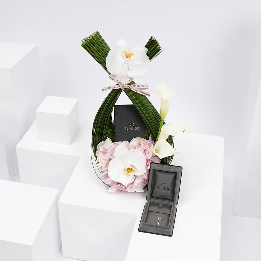 LUSTRO Jewelry with Delicate Florals 2