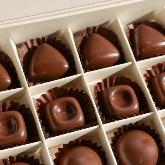 Floward Medium Birdsong Chocolate Box