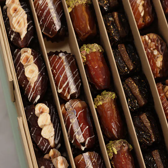 Nua Stuffed Dates Signature Arabesque Box