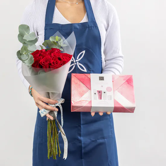 The Ritual of Sakura Small Gift Set | Crimson Love