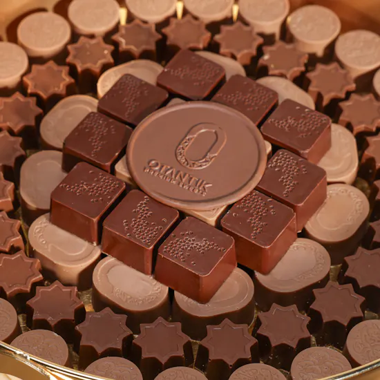 Otantik Sweets Chocolate Gold stand with spherical plate