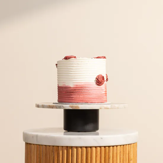 كيك عيد ميلاد سعيد بالشوكولاتة من فلاورد