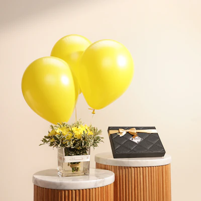 علبة شوكولاتة من بستاني | مزهرية زهور وبالونات علبة شوكولاتة من بستاني | مزهرية زهور وبالونات