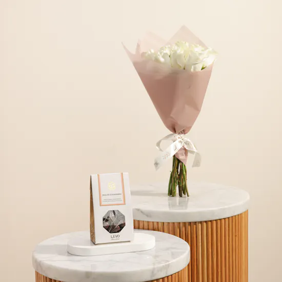 Levo Luxury Dragee | Glowing Flowers Bouquet