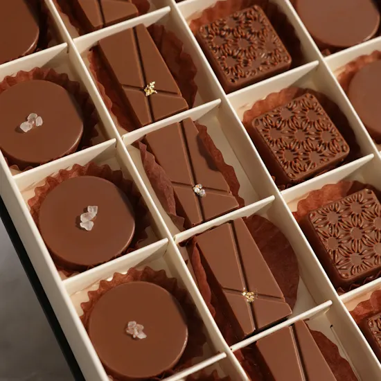 Floward Essence of Joy Medium Chocolate Box | Spark Flower Bouquet