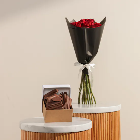 Soucolat Flakes Athel 43% Milk Chocolate Box | Glowy Flowers