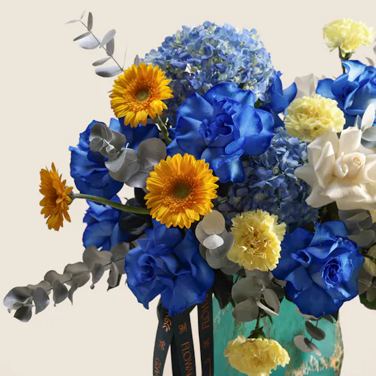 Sea Breeze Elegance Flower Vase