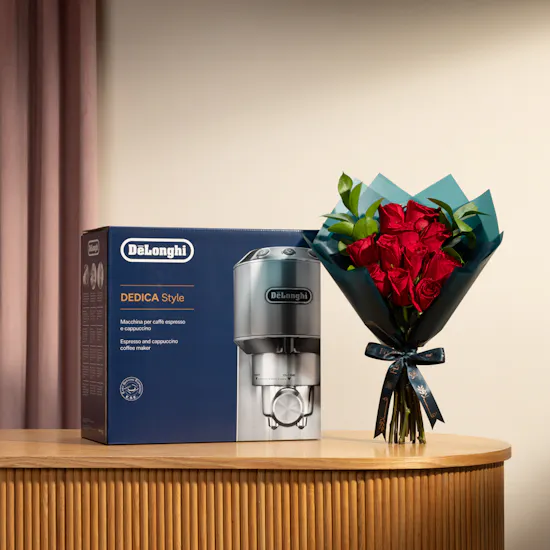 De'Longhi Dedica Pump Espresso Coffee Machine | Classy Red Roses Bouquet