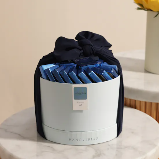 Hanoverian Delicious Chocolate Box | Sunshine Kisses Flower Box