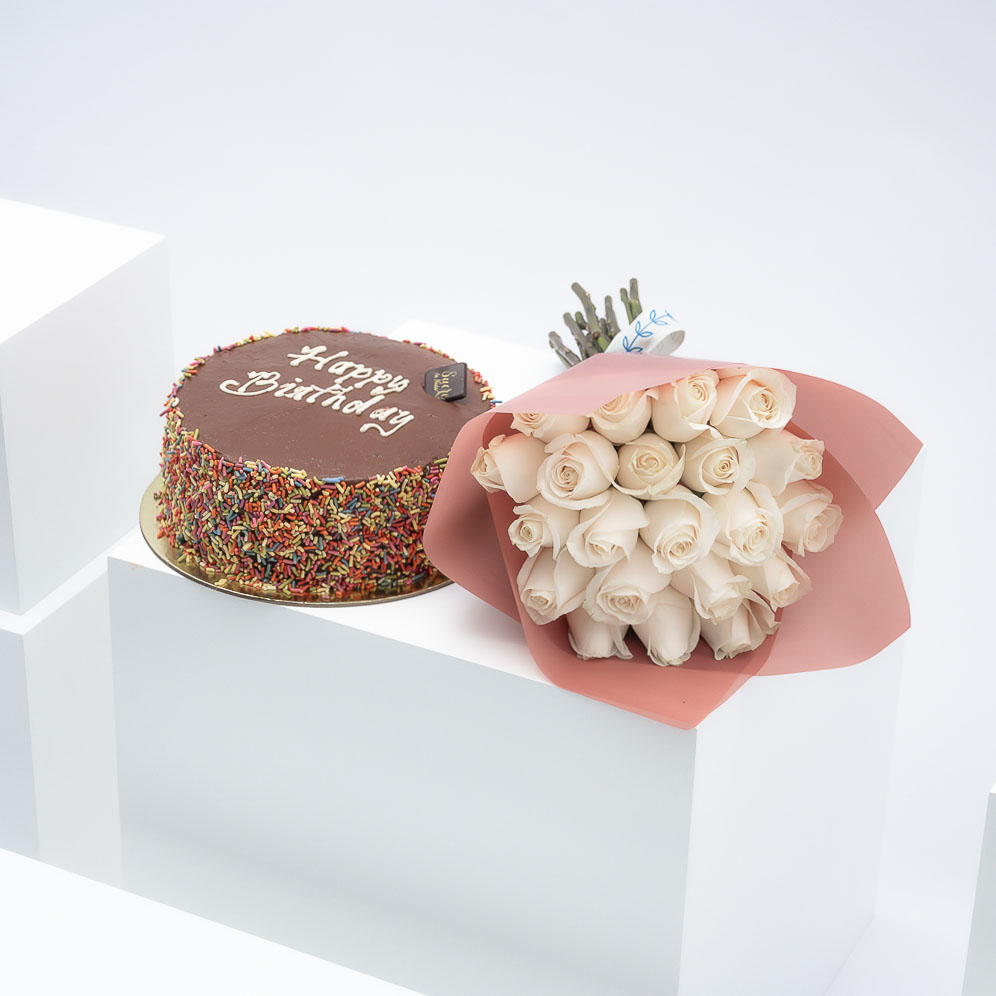 كيك يوم ميلاد سعيد من سكر الندى | باقة جوري