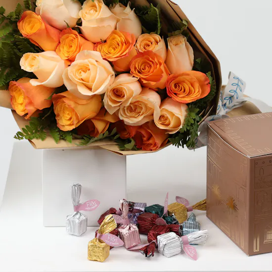 Flōs Mini Al Bait Al Oud Box | Rose Bouquet