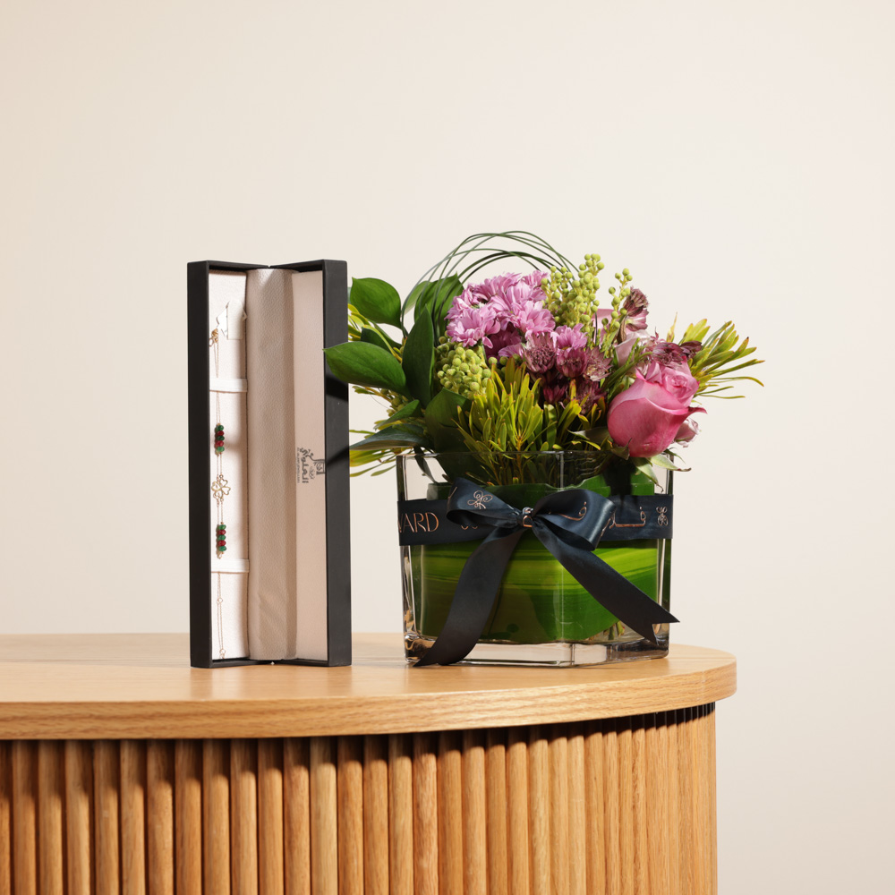 Al Alawi Gold Bracelet Trefle | Charming Vase 