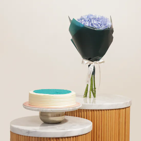 Munch Bakery Blue Velvet Cake | Distinctive Charm Flowers Bouquet