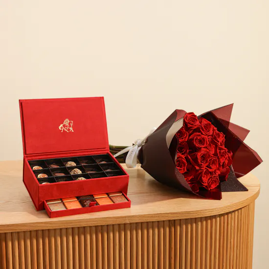 Godiva Small Royal Chocolate Box | Love Bouquet