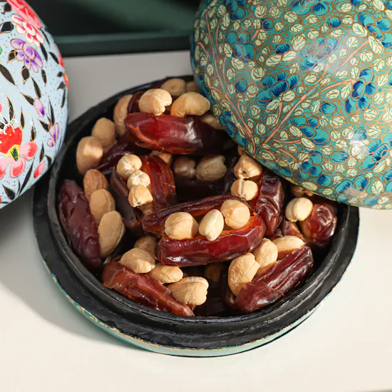 Bonbonniere Assorted Nuts Stuffed Dates Gift Box