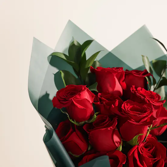 Floward Hearts Red Velvet Cupcakes | Scarlet Love Flowers