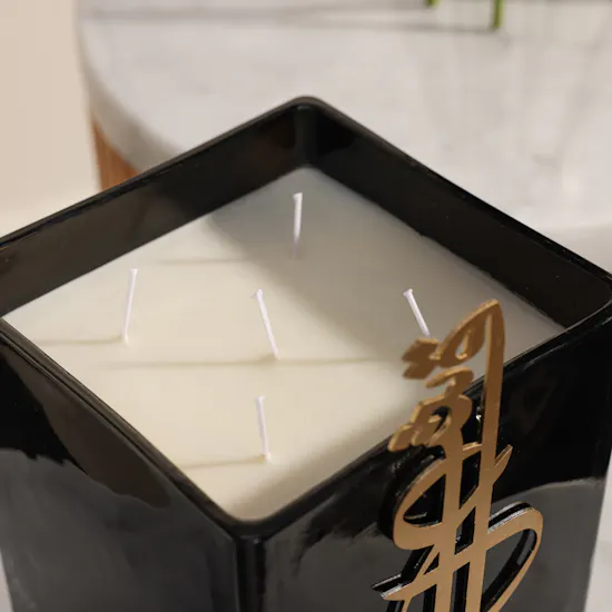 Nine Eshq Scented Candle | Elegance Flowers Arrangement