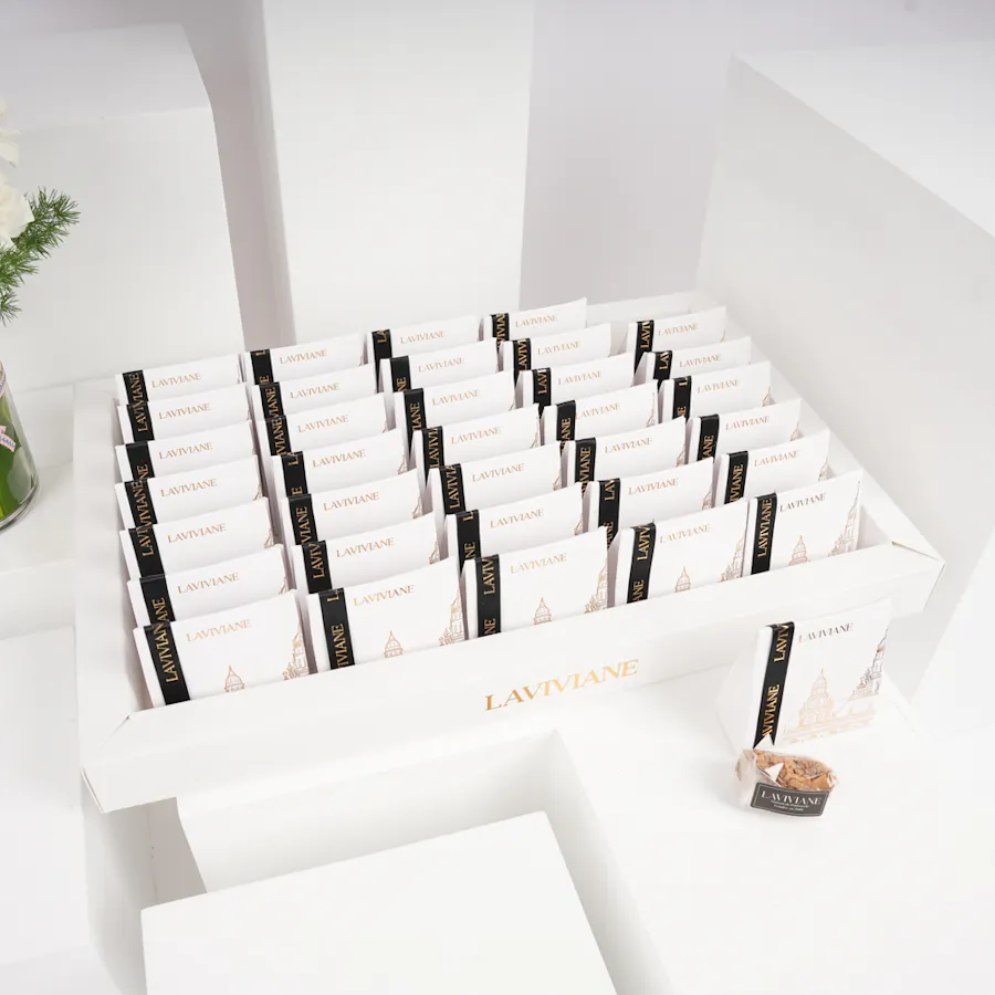 Laviviane Chocolate Favors Tray | Carnation Vase 5