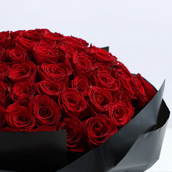 100 Red Roses | Black Wrap