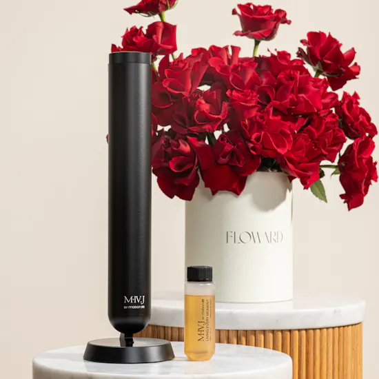 Maison M M.IV.J Black Portable Diffuser | Shimmering Flowers
