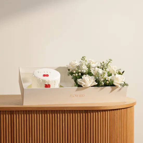 Floward Personalized Birthday Cake | Warm Flower Box