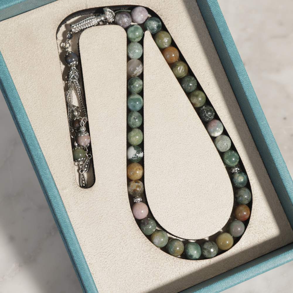 مسبحة زرقاء من فلاورد