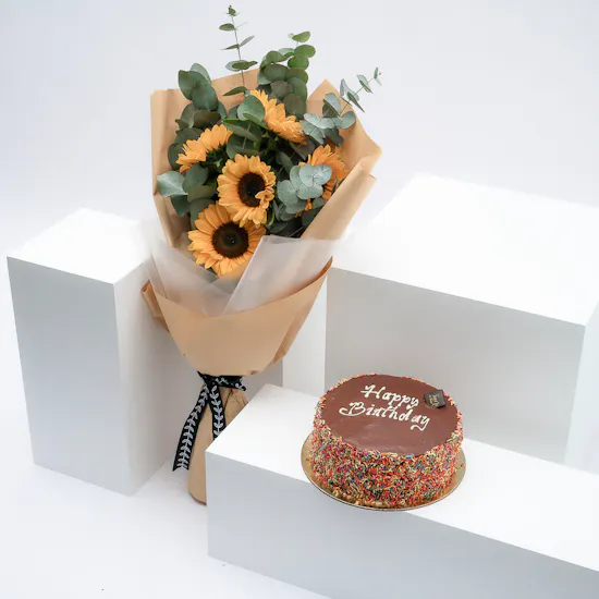Sucre De Nada Birthday Cake | Sunflowers