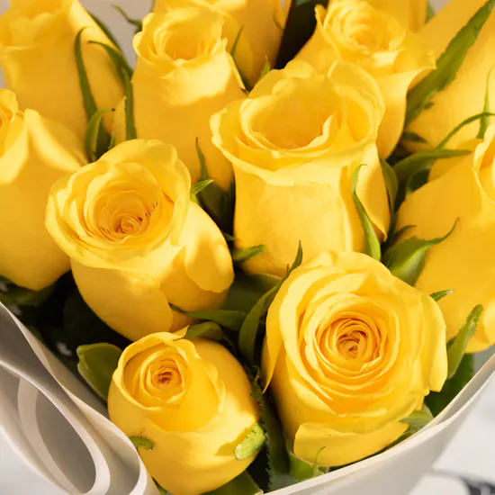 Wunder Chocolate Box | Sunlit Roses Bouquet