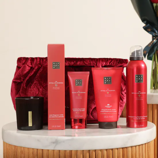 Rituals The Ritual of Ayurveda Large Gift Set | Glowy Red Flowers