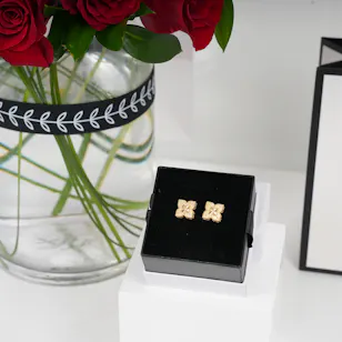 Nava Jewelry Gold Earrings | Red Roses Vase