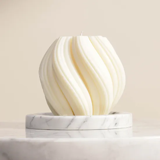 Kindling Scented Gift Candle by Melosa