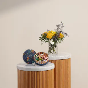 Venchi Murrine Small Assorted Chocolate Hamper | Shinny Flower Vase Venchi Murrine Small Assorted Chocolate Hamper | Shinny Flower Vase