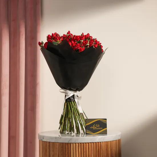 Dar Al Sabaek Gold Half Lera | Red Baby Roses Bouquet
