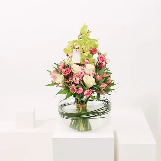 Cheerful Vase | 39 Flowers
