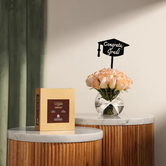 Abdul Samad Al Qurashi Crassna Sioufi Agarwood Oil Set | Graduation Roses Vase